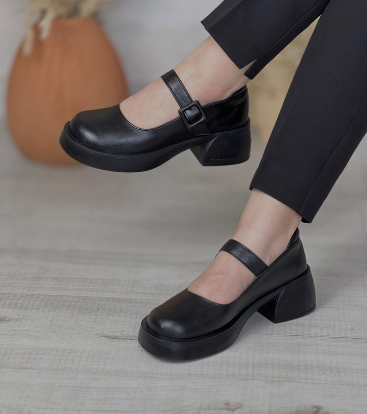 رنگ مشکی شیک عروسک