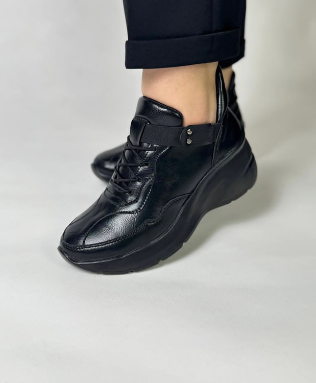 کفش اسپورت زنانه