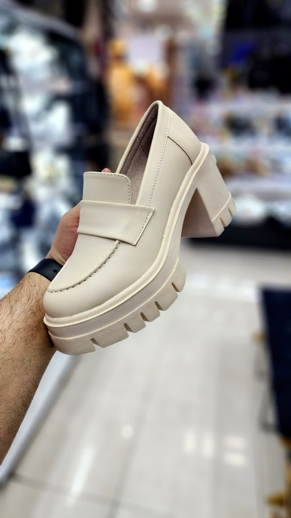 کفش کلاسیک کرمی