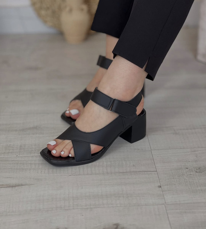 کفش صندل پاشنه بلند زنانه رنگ مشکی