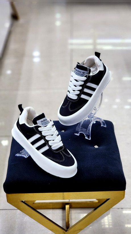 کفش مشکی ادیداس طرح جدید