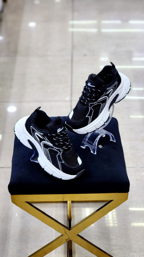 کتونی خاص و شیک و جدید