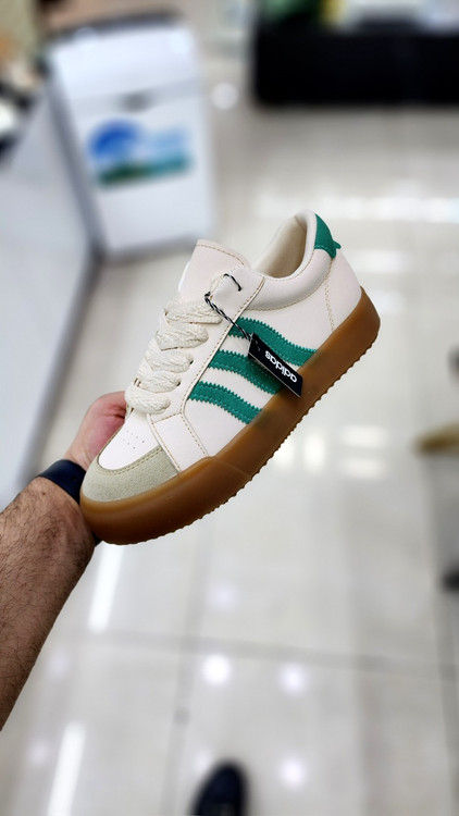 کتونی مارکدار