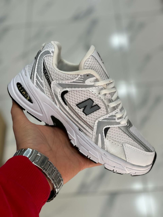 سفید تمام کفش ورزشی