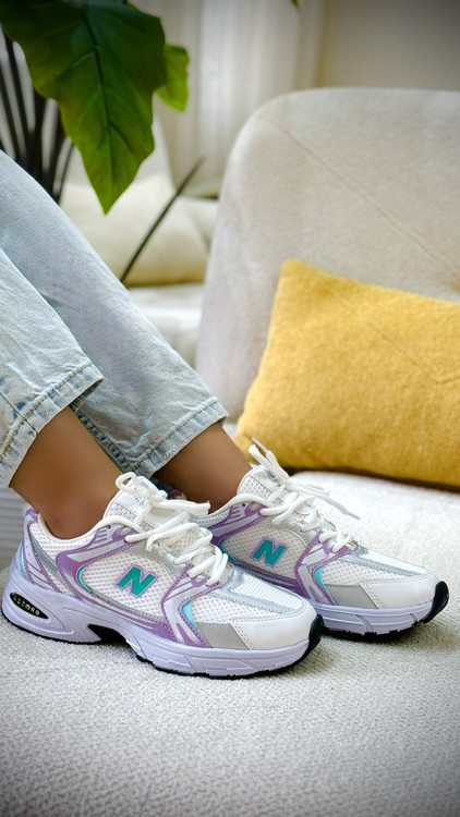 کتونی رنگ بنفش خاص