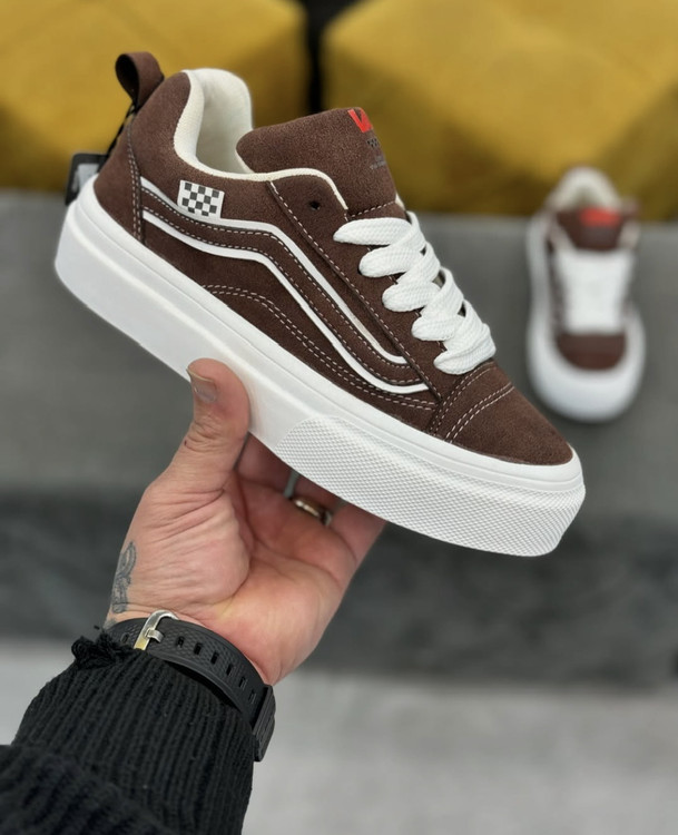 کتونی اسپرت دخترانه و زنانه