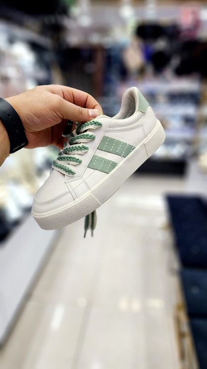 ونس ساده سفید سبز خاص