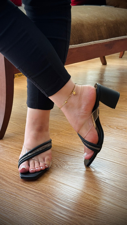 صندل دخترانه رنگ مشکی