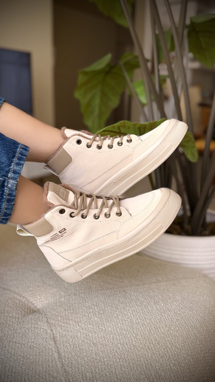 نیمبوت داخل خز خیلی گرم رنگ مشکی