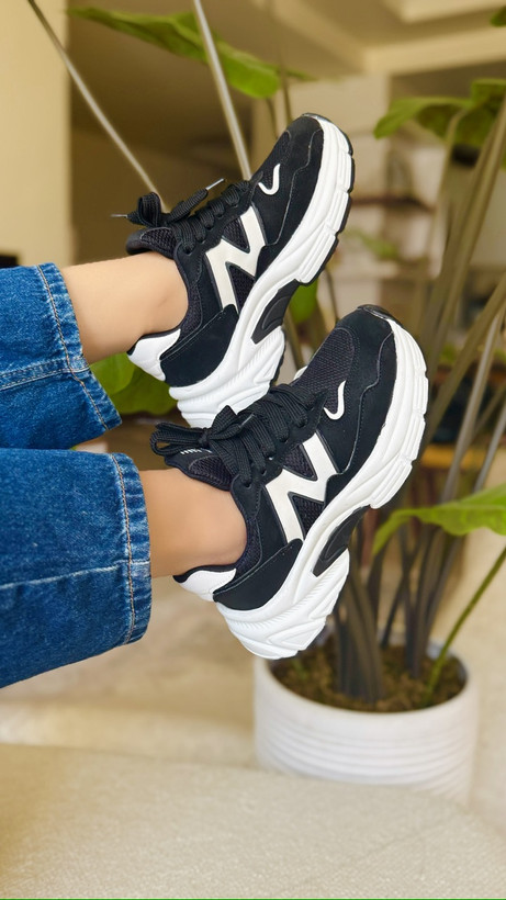 خاص ترن نیوبالانس رنگ سفید مشکی