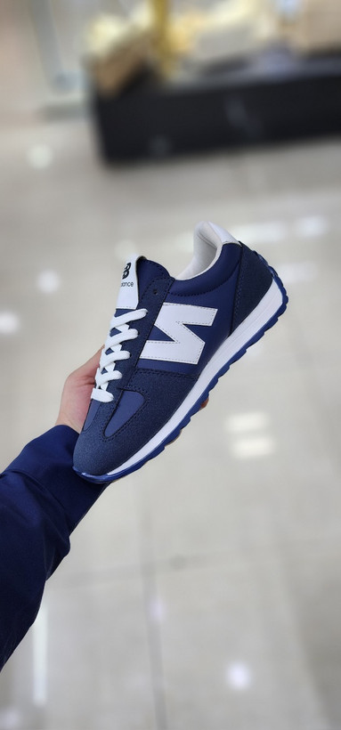 کتونی رنگ سرمه ای ترند امسال