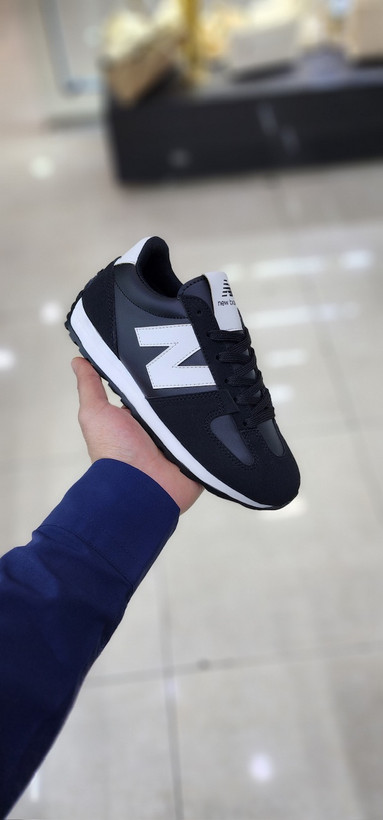 کتونی رنگ مشکی سفید نیوبالانس