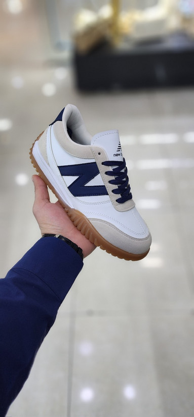 کتونی حرفه ای نیوبالانس جدید رنگ سفید سرمه ای