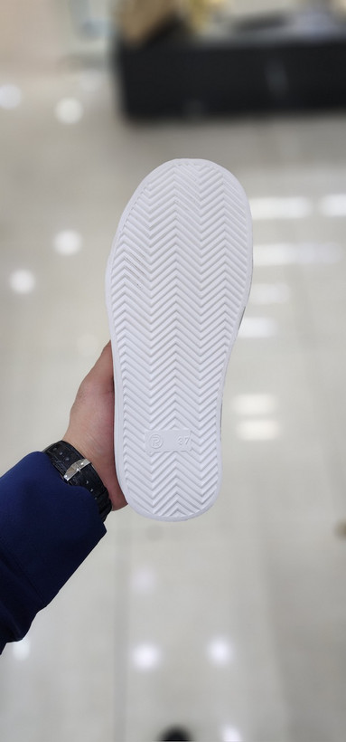 کفش زیره سفید شیک و حرفه ای