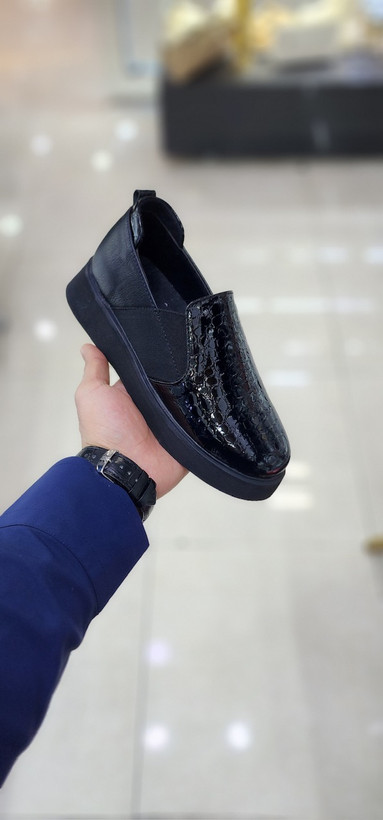 کفش تمام طبی جنس ورنی زنانه