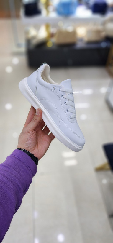 کتونی سفید برای استایل های خاص