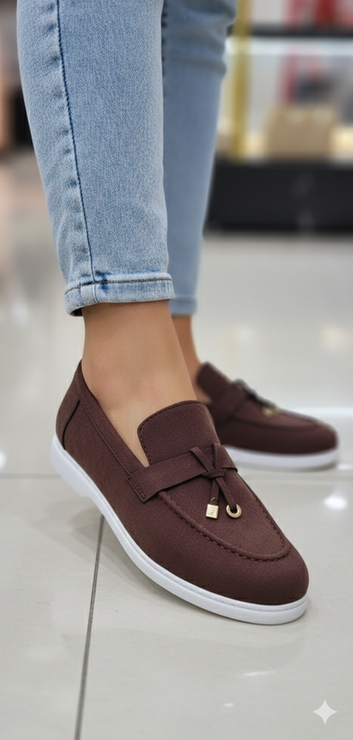 قهوه ای با زیره سفید عالیه