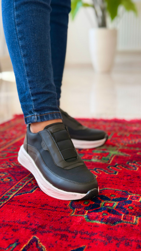 کتونی سفید مشکی کلاسیک دخترانه