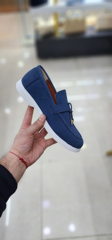 کالج رنگ سفید سرمه ای