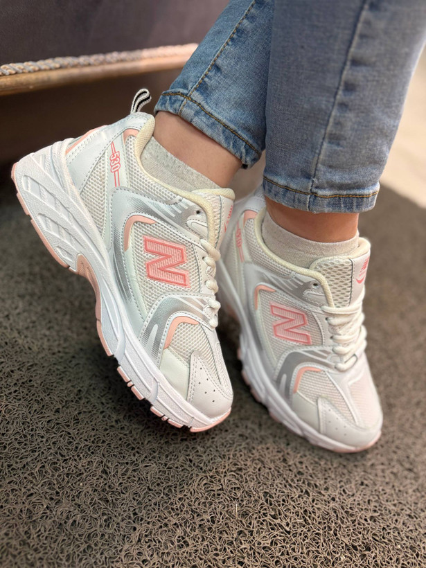 رنگ سفید صورتی نیوبالانس جدید دخترانه