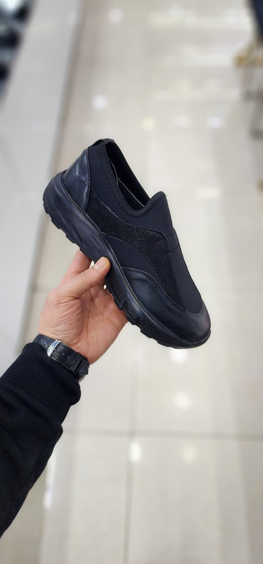 کفشی برای پیاده روی طولانی مدت