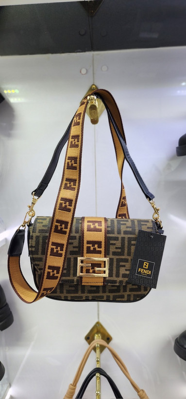 کیف دخترانه فندی رنگ قهوه ای