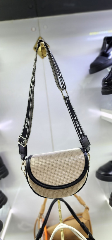 کیف کنفی زنانه رنگ مشکی