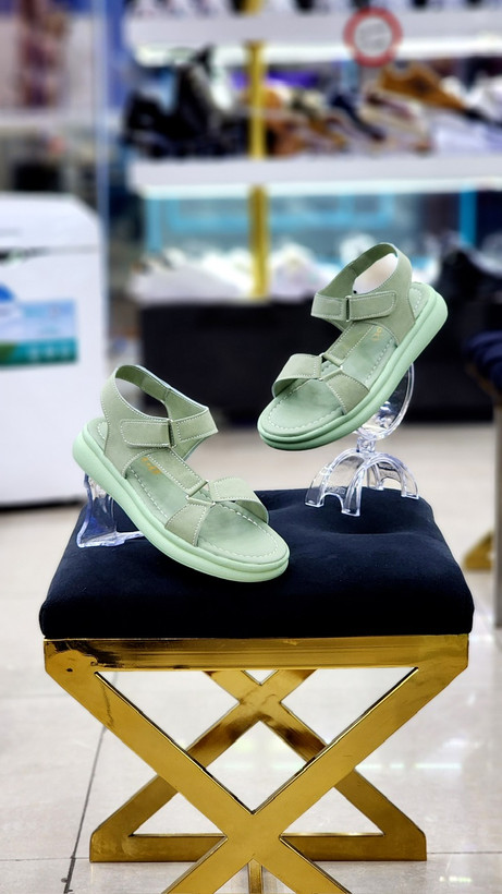 تابستانی سرد با استفاده از این کفشا