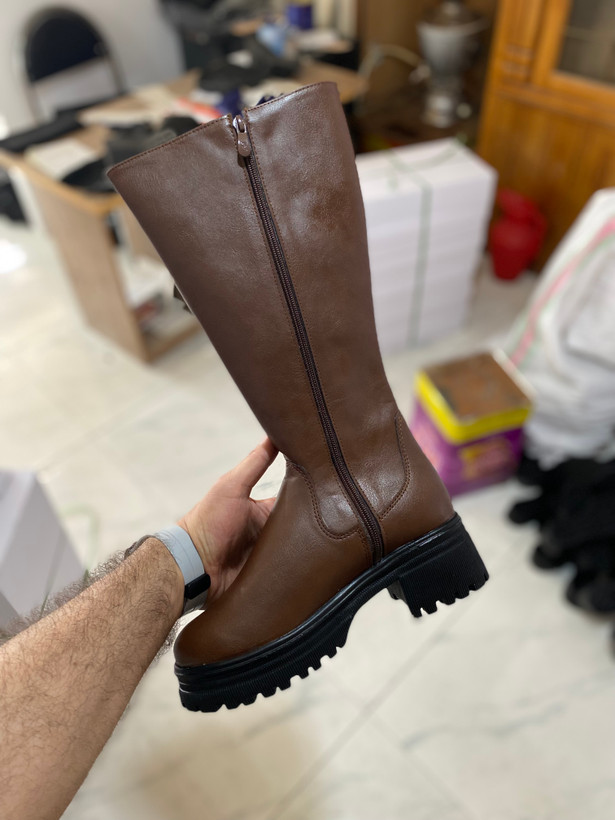 چکمه دخترانه در رنگ سال و ترند